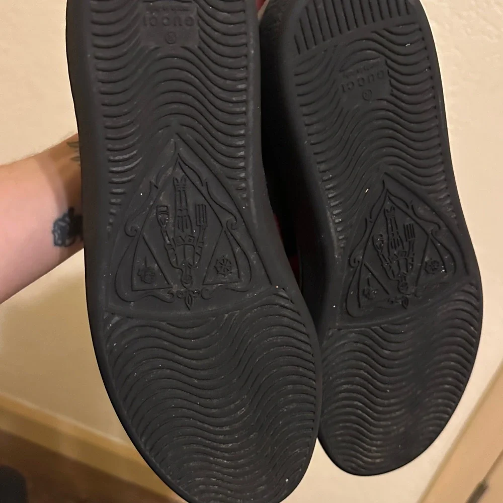 Gucci Men's Black Sneakers with Red Stripe - Picture 4 of 5